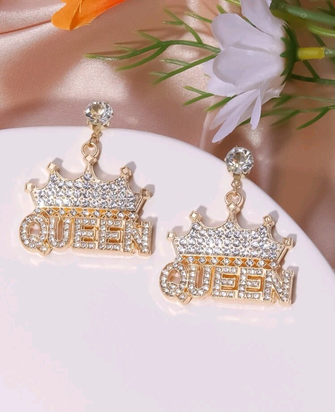 Rhinestone Crowned Queen Dropped Earring.